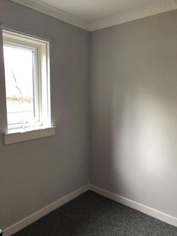 2 bedroom semi-detached bungalow to rent - Photo 2