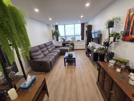 For Lease - 390 Dixon Road Unit# 2305, Toronto, Ontario - Photo 3