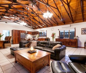TROPICAL LIVING AT ITS BEST - SPACIOUS FAMILY HOME WITH RESORT STYLE POOL! - Photo 5