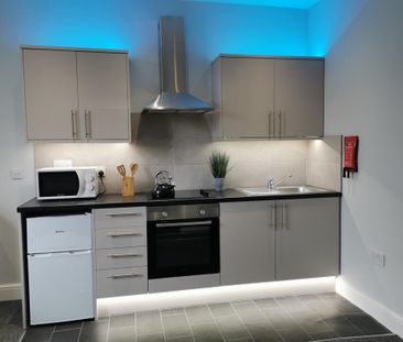 1 bedroom in a house share to rent - Photo 4