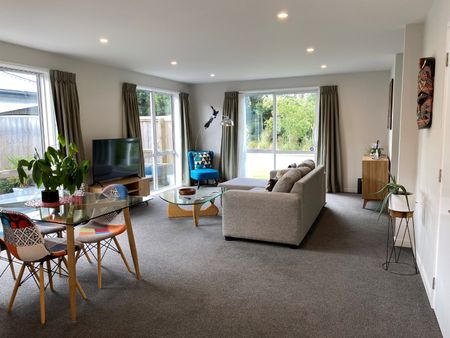 38 Robert Duncan Road, Belfast - Photo 5