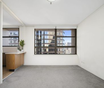 Bright Studio with Spectacular City & Harbour Views - Photo 1