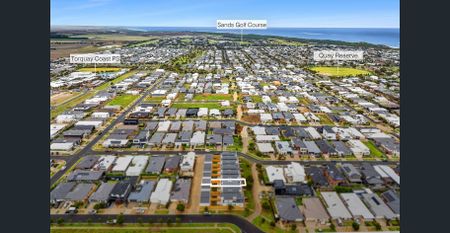 Elegant Townhome Retreats Awaits! - Photo 5