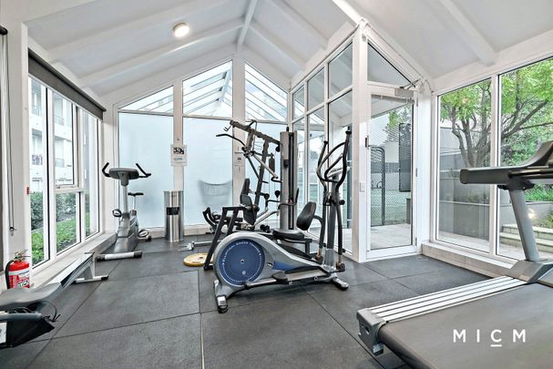 151/79 Whiteman Street - Photo 1