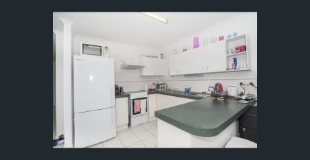 12/65 Sutton Street, Redcliffe, Qld 4020 - Photo 2