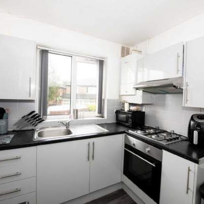 3 bedroom property to rent in Manchester - Photo 1