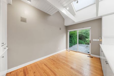 For Lease - 17 Cheltenham Avenue, Toronto, Ontario - Photo 3