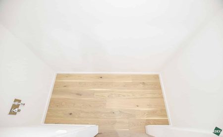 Erstbezug nach Sanierung: Schöne 2 Zimmer-Wohnung mit Loggia und Top-Anbindung - Photo 4