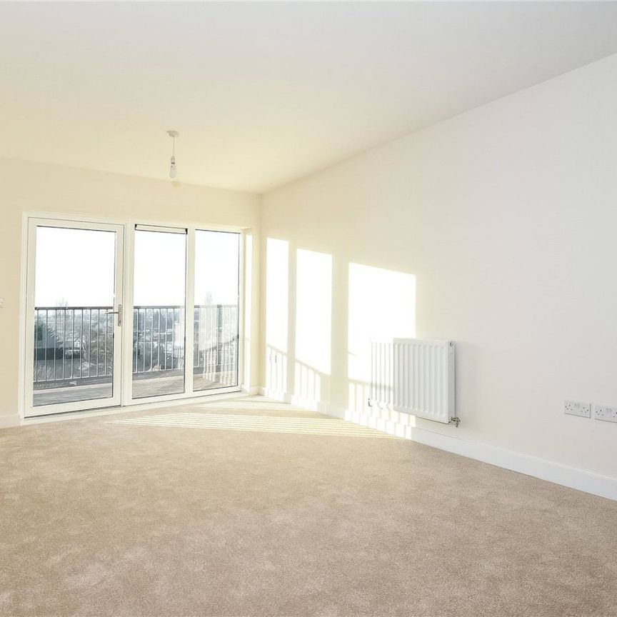 Ilford, London, IG2 - Photo 1