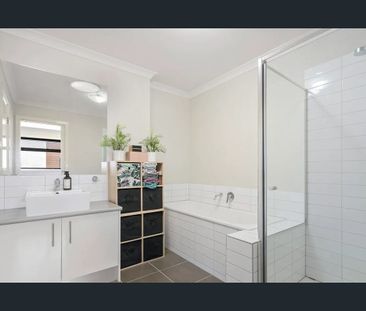 13 MATILDA AVENUE, Wollert, Vic 3750 - Photo 2