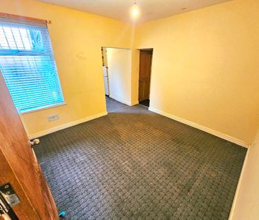 Broom Lane, Levenshulme, Manchester, M19 - Photo 1