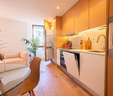 Apartment T2 in Carnaxide e Queijas, Oeiras - Photo 1