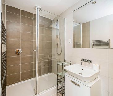 4 bedroom mid terraced house to rent - Photo 2