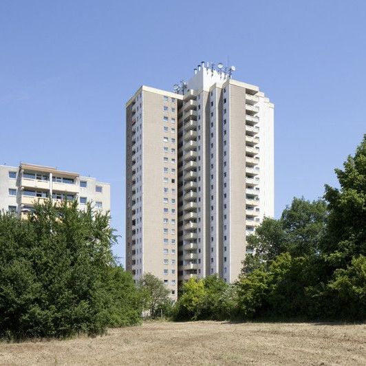 Toller Ausblick: Große 3-Zimmerwohnung mit Balkon - Photo 1