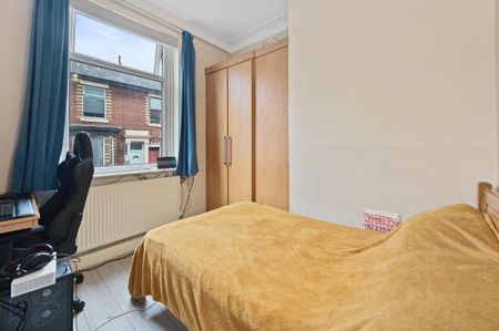 3 bedroom terraced house to rent - Photo 4