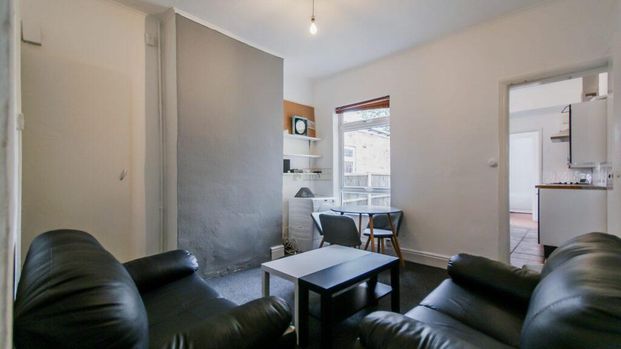 3 bedroom terraced house to rent - Photo 1