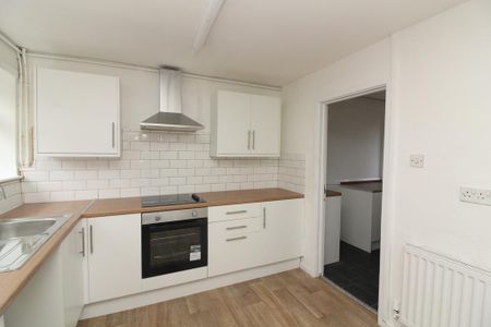 3 bedroom terraced house to rent - Photo 4