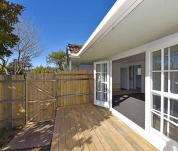 Spacious Family Living with Bonus Sleepout in Woolston - Photo 6