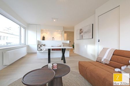Prachtig gerenoveerd appartement gelegen centrum Knokke - Photo 2