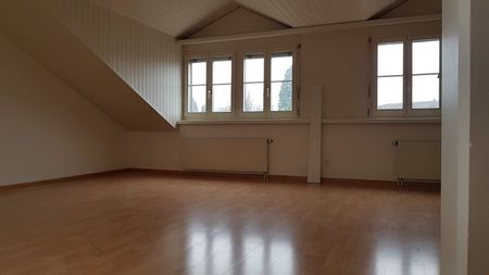 Charmante Dachwohnung zu vermieten - Photo 2