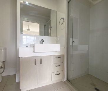 Rent increase to $740/week from 23rd Dec, Quiet 3-bed Townhouse wit... - Photo 4