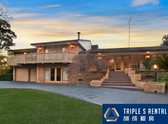 Spacious modern three bedrooms plus one big study room & Outdoor pool and stunning private garden & Furnitures option & Energy saver with solar panel - Photo 1