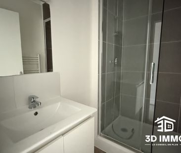 Location Appartement 4 pièces 46m² AVESNES SUR HELPE 59440 - Photo 4