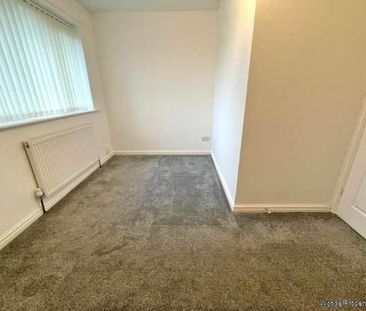 2 bedroom property to rent in Oldham - Photo 1