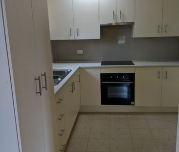 Family Home - Photo 2