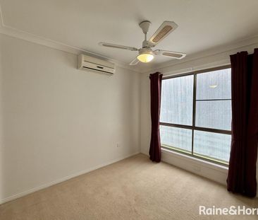 4 Bedroom Brick Family Home - Photo 3