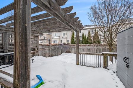 For Lease - 284 Par-La-Ville Circle, Stittsville - Munster - Richmond, Ontario - Photo 3