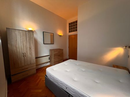 1 Bed Flat, Eastgate, LS2 - Photo 4