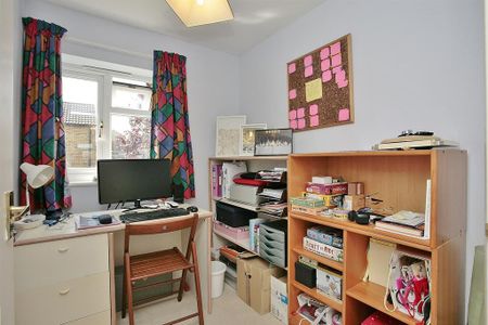 2 bedroom semi-detached house to rent - Photo 5