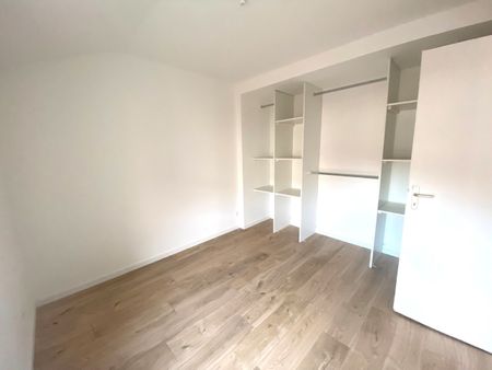 Location Appartement 3 pièces 65m² ROMANS SUR ISERE 26100 - Photo 3