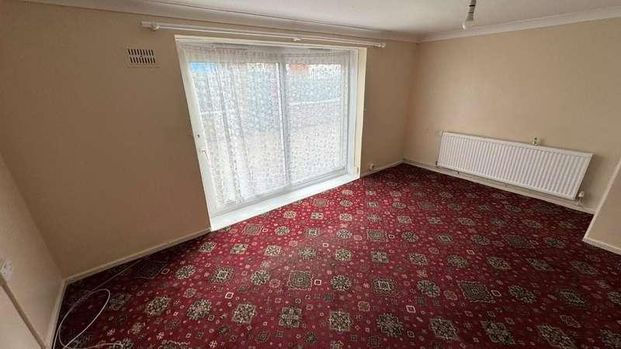 Harlech Gardens, Hounslow, TW5 - Photo 1