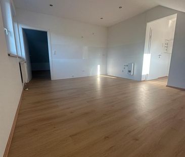 Moderne, frisch sanierte Dachgeschosswohnung - Foto 1