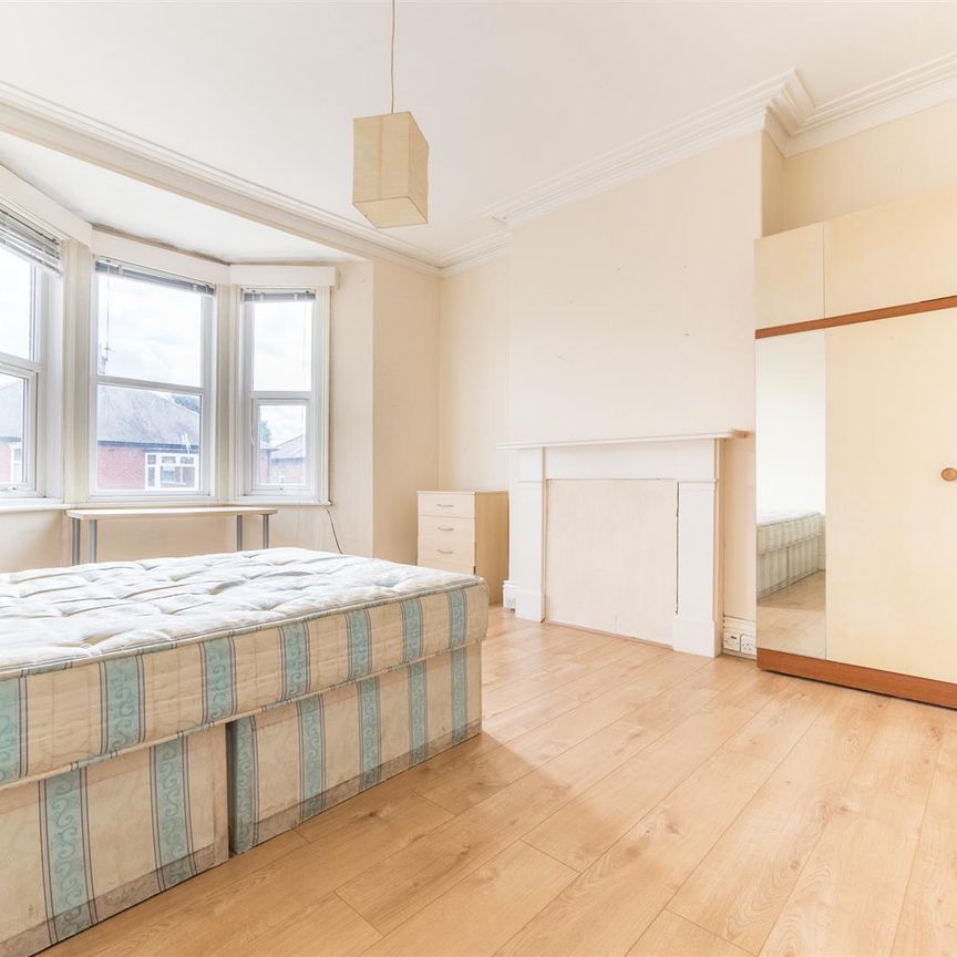 2 bed flat to rent in Rothbury Terrace, Heaton, NE6 - Photo 1