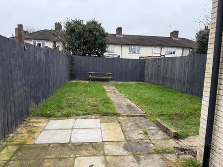 2 bedroom semi-detached house to rent - Photo 2