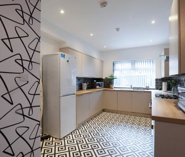 Room in a Shared House, Romer Road, L6 - Photo 2