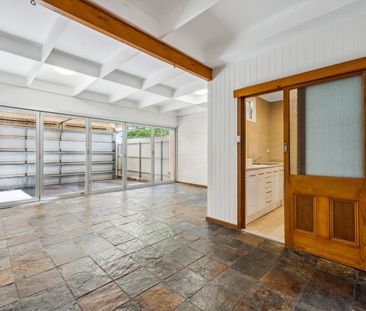 Bluestone beauty with the parklands as southern parklands your back... - Photo 1