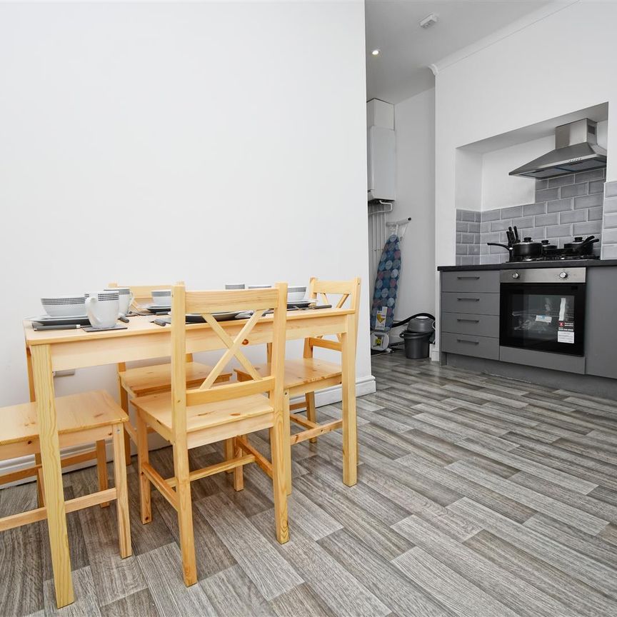 1 bed house share to rent in Linden Street, Burnley, BB10 - Photo 1