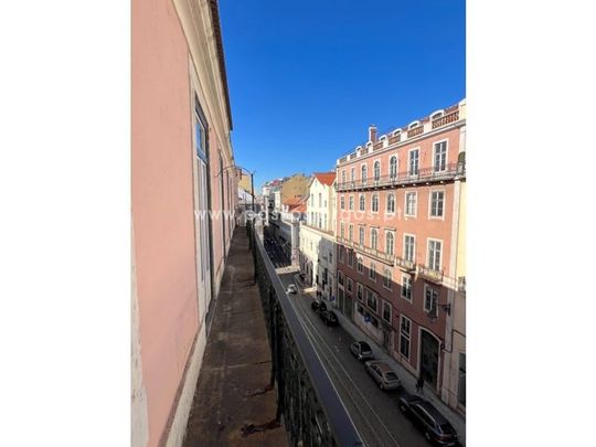 5 room luxury Flat for rent in Lisbon, Portugal - Photo 1