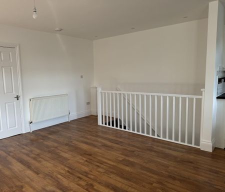 2 Bedroom Flat - Photo 3