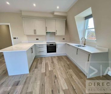 The Parade, Epsom, KT18 - Photo 5