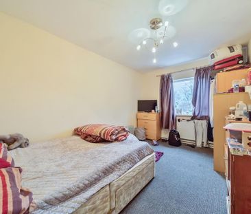 3 bedroom apartment to rent - Photo 2