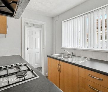 2 bedroom terraced house to rent - Photo 6