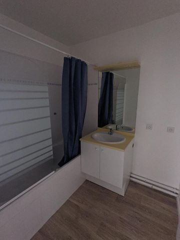 Location Appartement 2 pièces 45m² LANNION 22300 - Photo 4