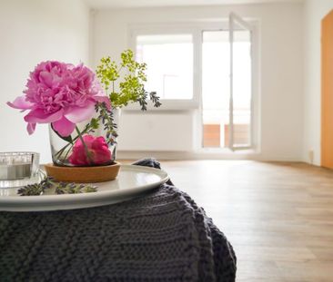 Charmante kleine Wohnung mit Balkon - Photo 1