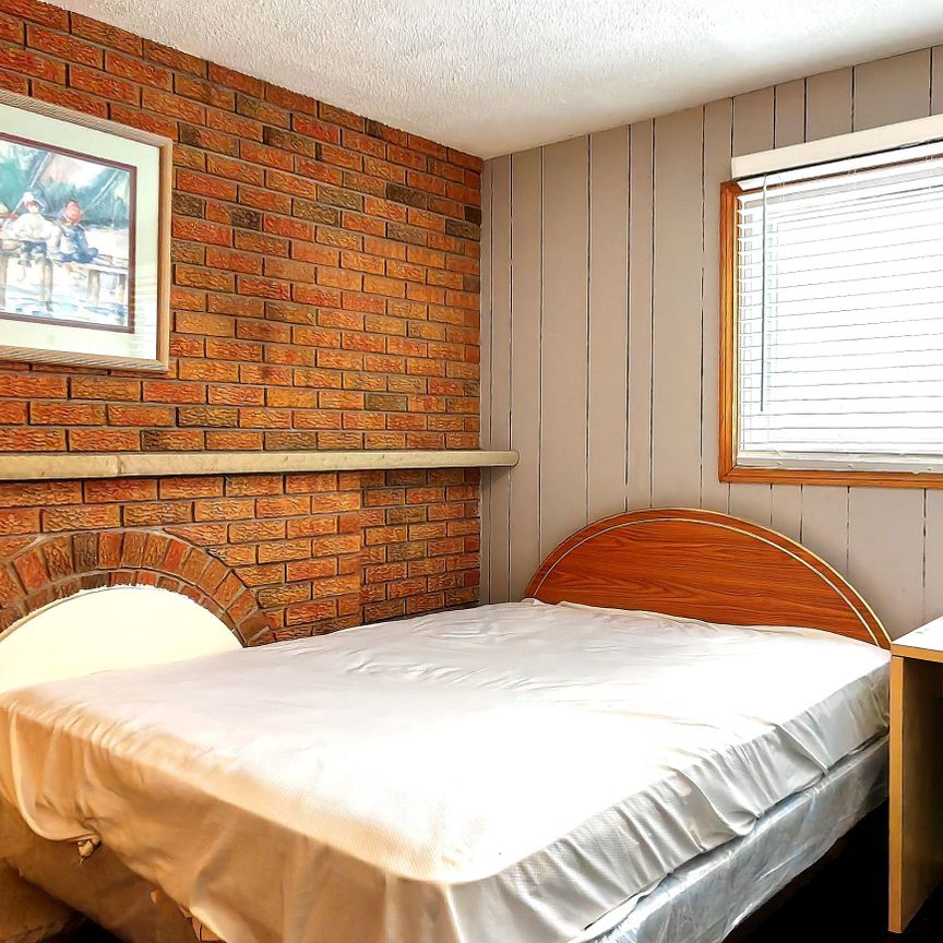 For Lease - 213 Risebrough Circuit, Markham, Ontario - Photo 1