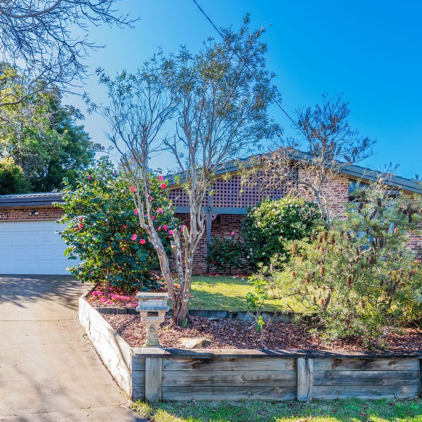 Spacious 4 Bedroom Contemporary Home!! - Photo 1